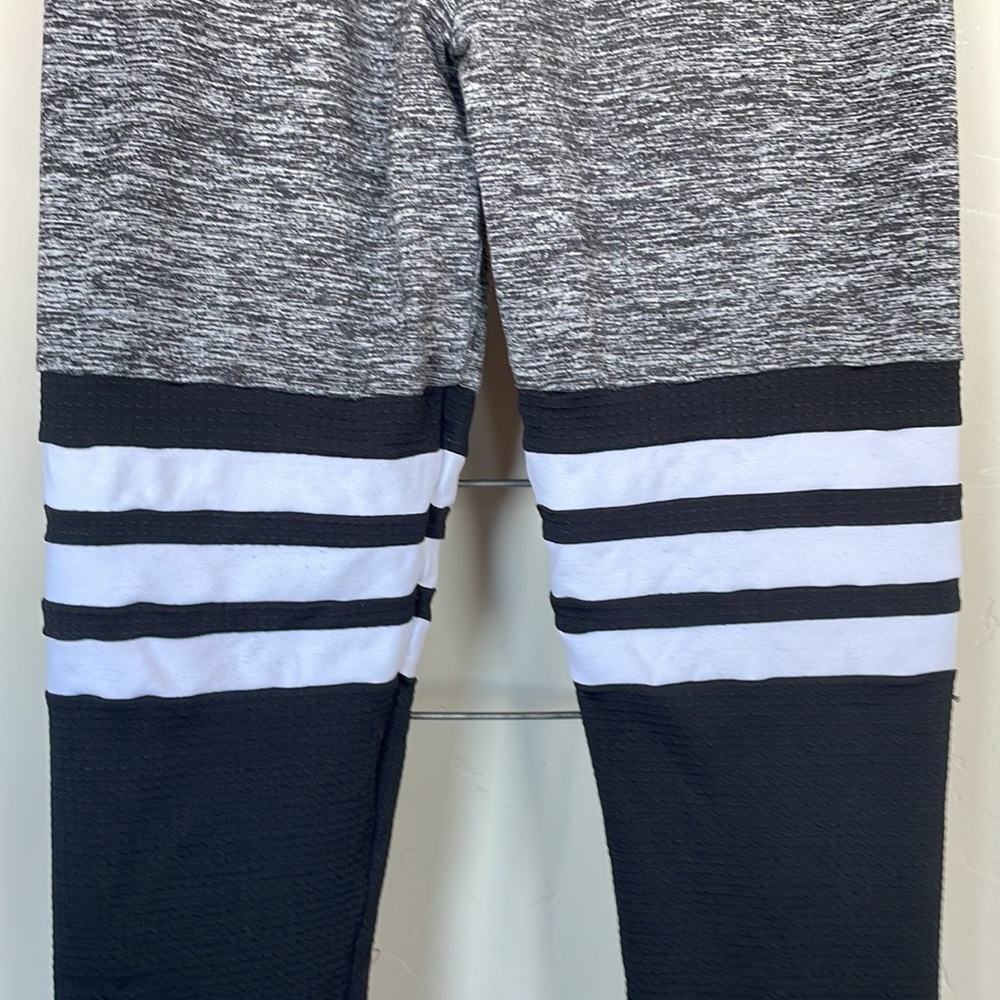 Bombshell sportswear thigh high leggings - Picture 10 of 11